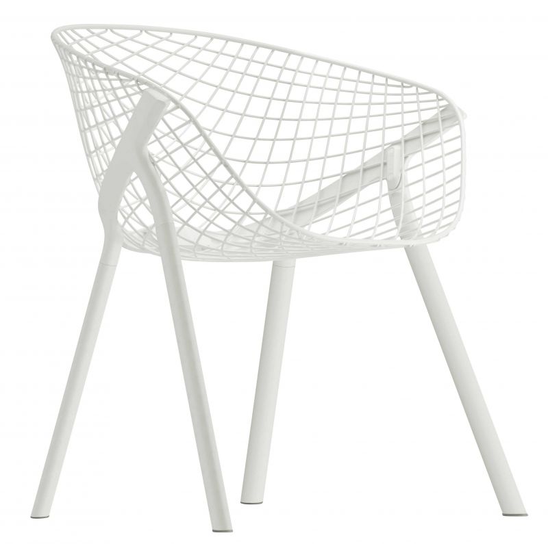 Weißer Kobi Chair Stuhl mit Drahtgeflecht-Sitzschale und vier Beinen, modernes Design für Wohnen und Büro.
